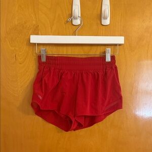 Lululemon Hotty Hot 2.5” Low Rise Shorts